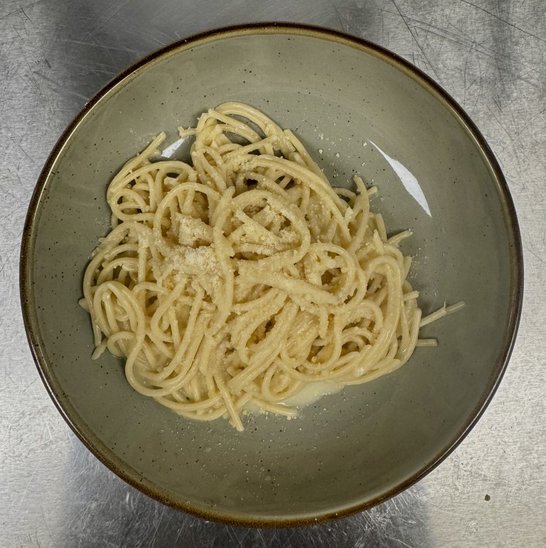 Pasta With Butter Parmasen